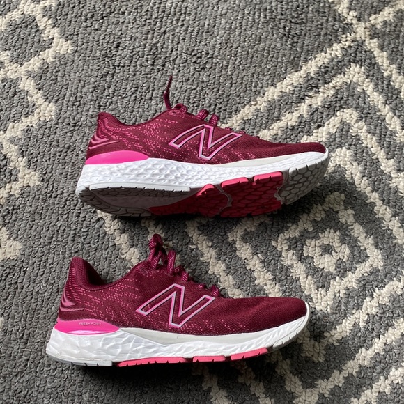 New balance fresh foam sneakers - Picture 2 of 6